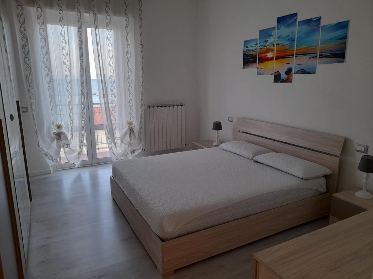 Appartamento Fronte Mare Falconara Marittima Eksteriør billede